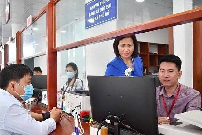 Chính quyền hai cấp TP. Hồ Chí Minh: Hiệu quả bước đầu, thách thức song hành