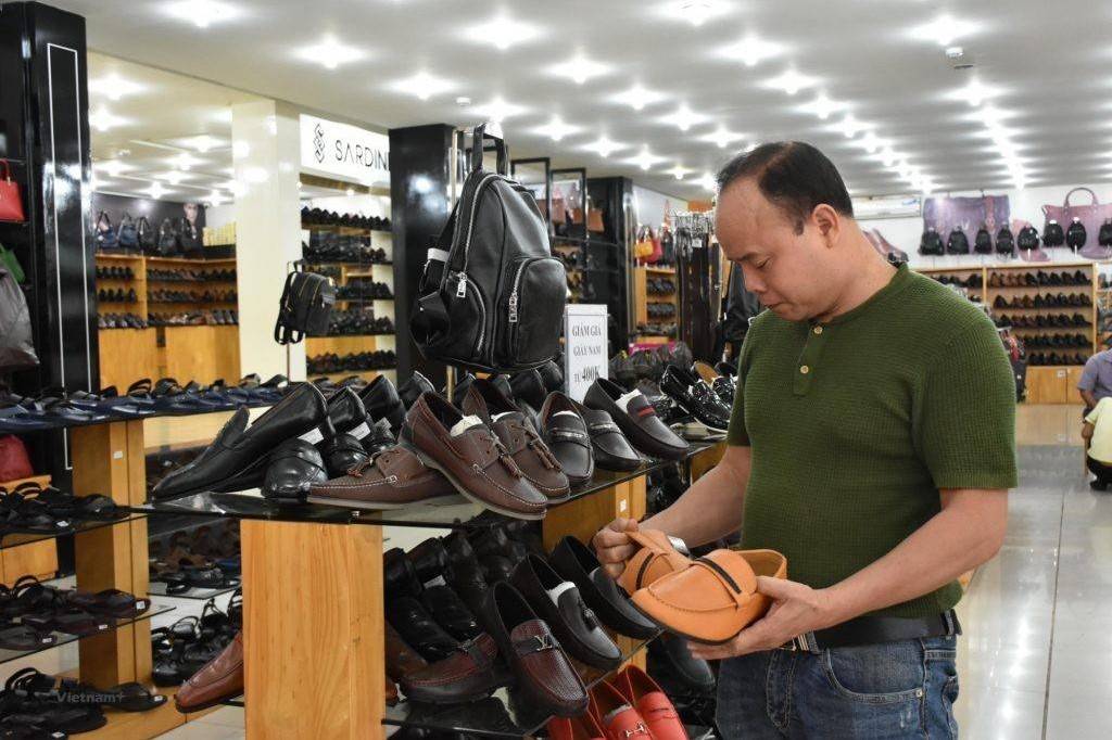 Đẩy mạnh phát triển thị trường trong nước cho ngành dệt may, da giày