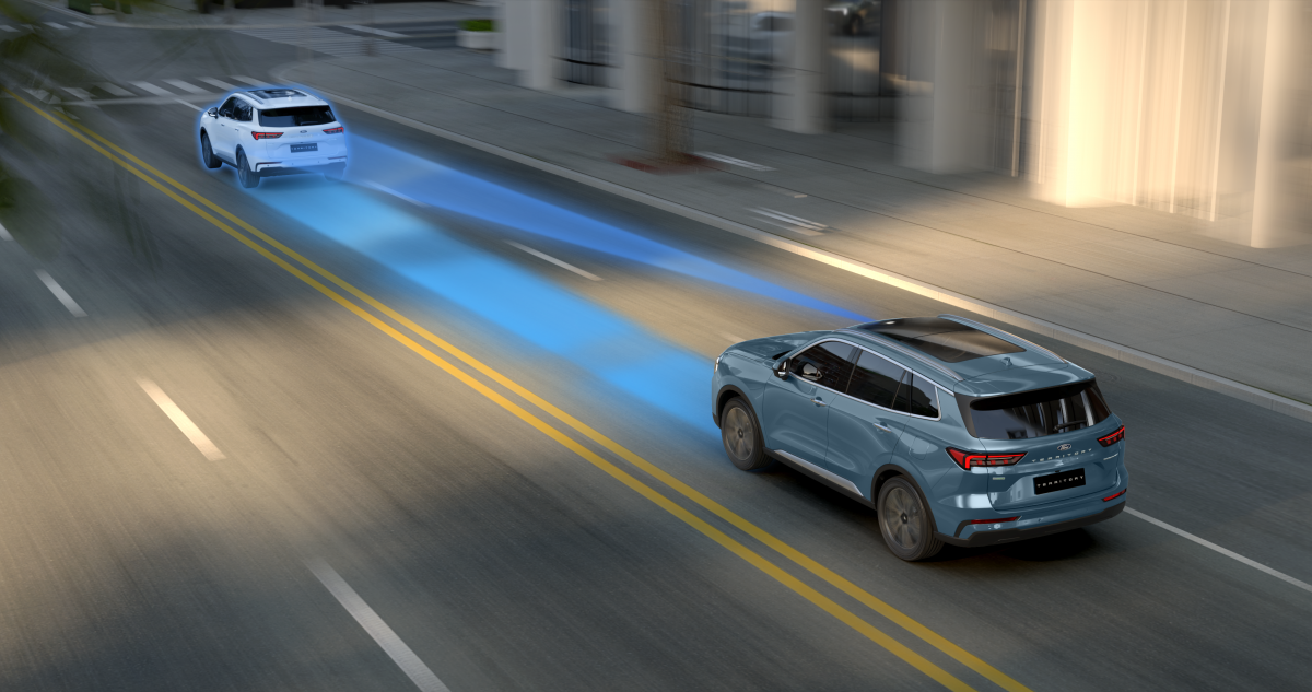 Màu sơn xanh khói giúp tô đậm chất sang trọng và tinh tế của mẫu xe mới