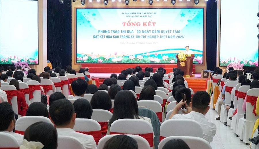 Hội nghị tổng kết Phong trào thi đua “90 ngày đêm quyết tâm đạt kết quả cao trong Kỳ thi tốt nghiệp THPT năm 2025” Hội nghị tổng kết Phong trào thi đua “90 ngày đêm quyết tâm đạt kết quả cao trong Kỳ thi tốt nghiệp THPT năm 2025”