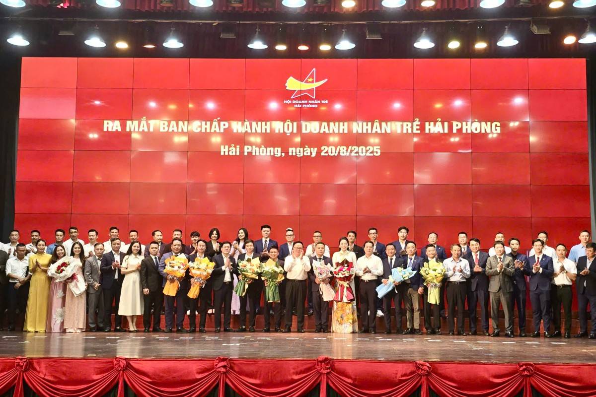 Ban Chấp hành Hội Doanh nhân trẻ Hải Phòng (mới) ra mắt.