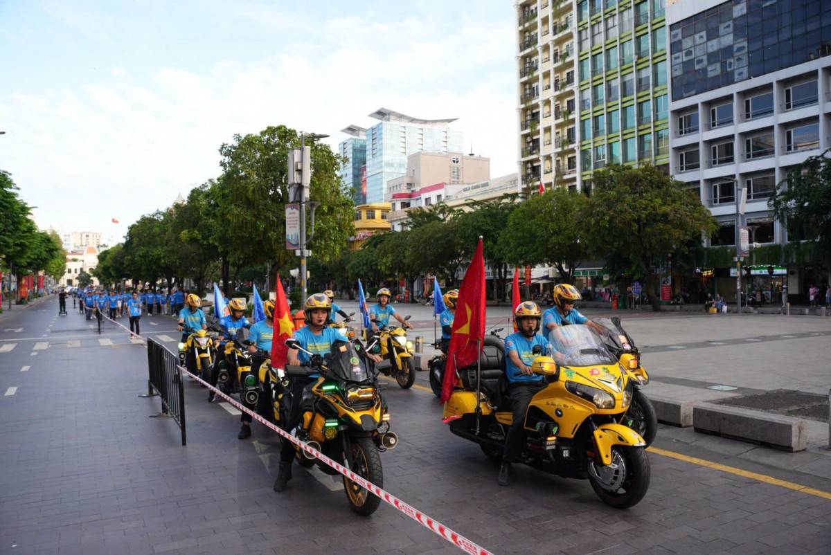 TP. Hồ Chí Minh: Hơn 1.800 người tham gia “Đi bộ hữu nghị” kỷ niệm 80 năm thành lập ngành Ngoại giao Việt Nam