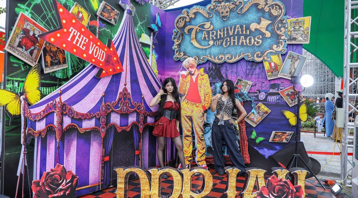 Nhiều fan âm nhạc đã chenk-in từ sớm, chờ đón đại nhạc hội 8Wonder