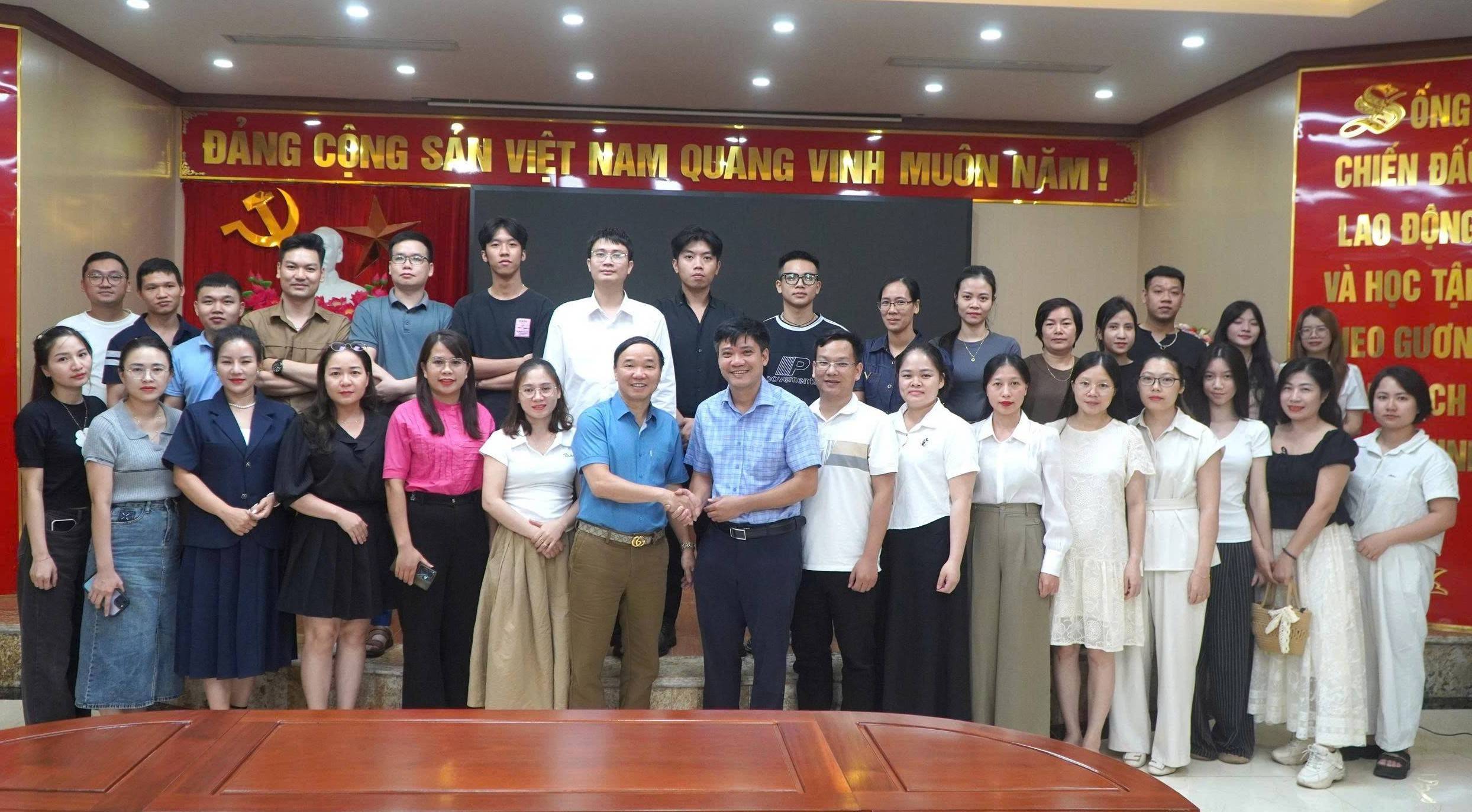 “Xóa mù AI” ở Tuyên Quang: Dấu ấn Chủ tịch Hiệp hội Doanh nghiệp tỉnh Tuyên Quang và hành trình chuyển đổi số