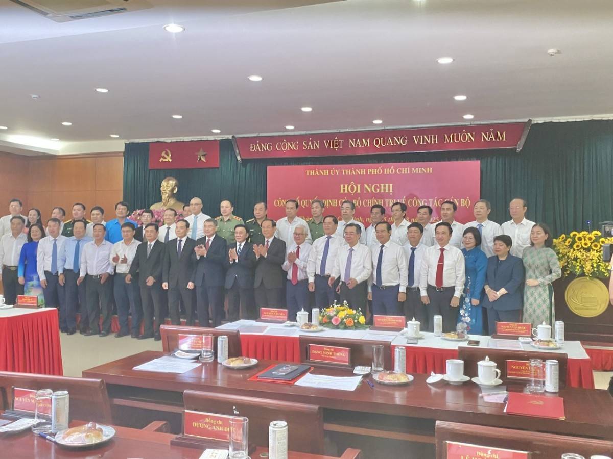 Ông Trần Lưu Quang giữ chức Bí thư Thành ủy TP. Hồ Chí Minh Ông Trần Lưu Quang giữ chức Bí thư Thành ủy TP. Hồ Chí Minh