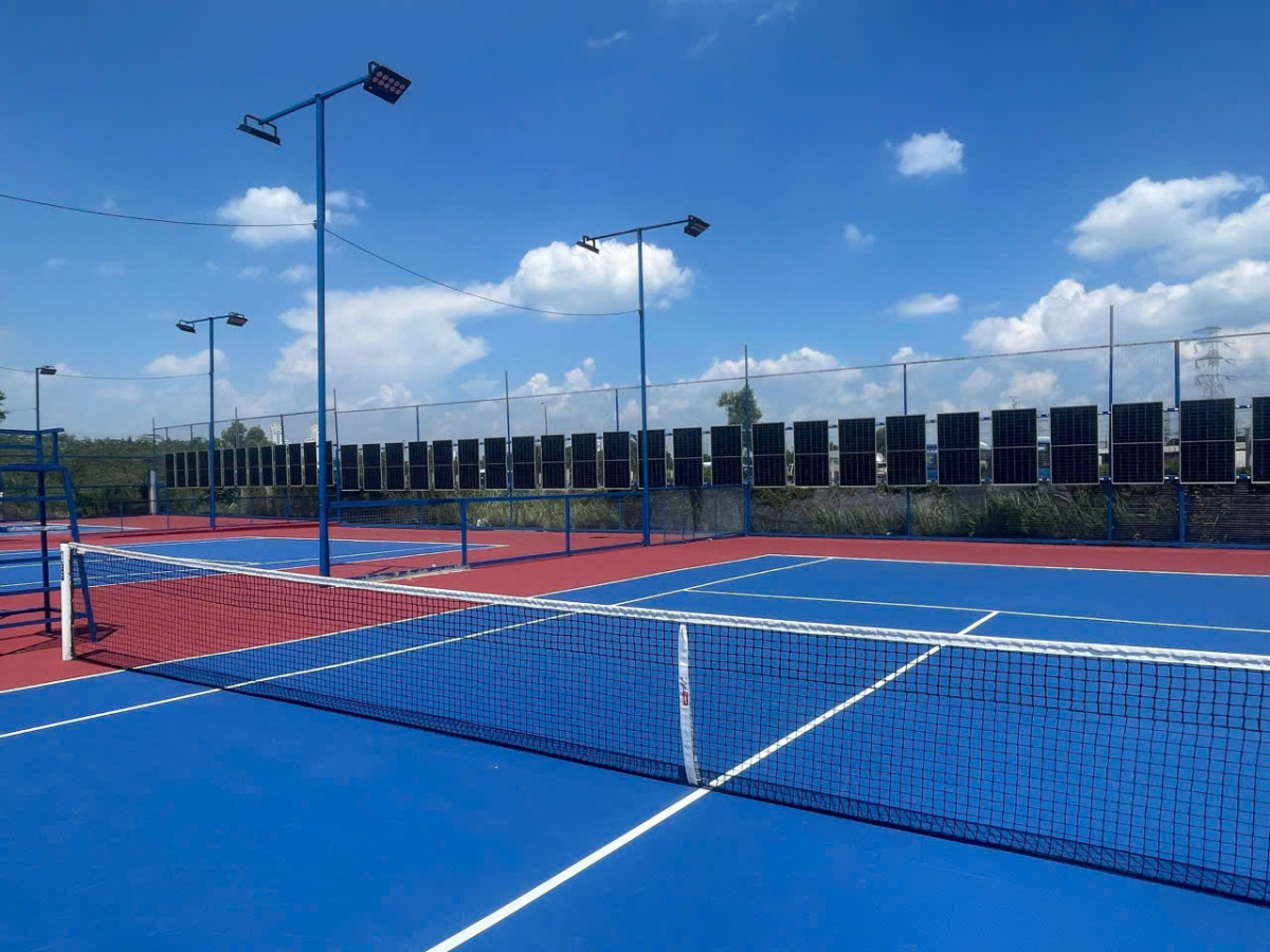 Giải pháp điện mặt trời lưu trữ cho sân tennis