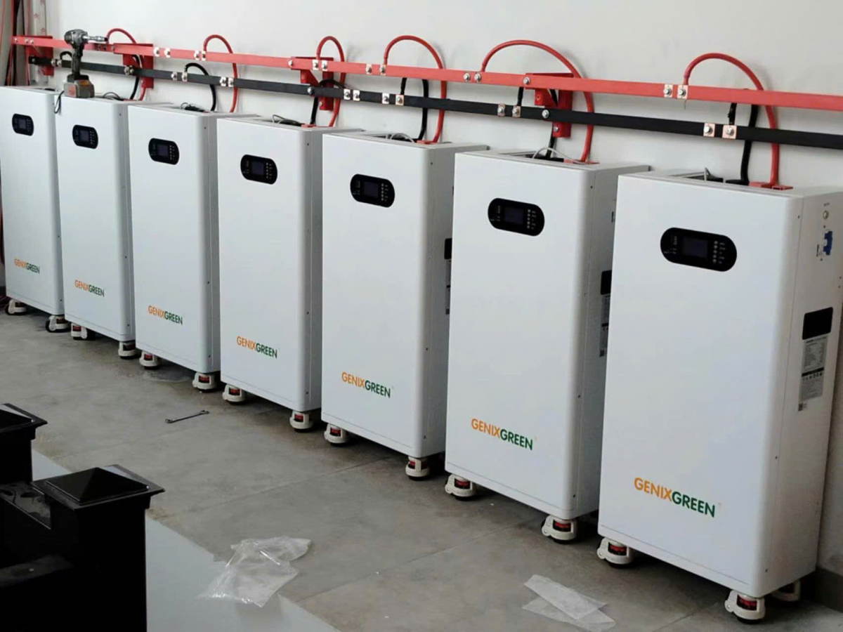 Giải pháp điện mặt trời lưu trữ cho sân tennis