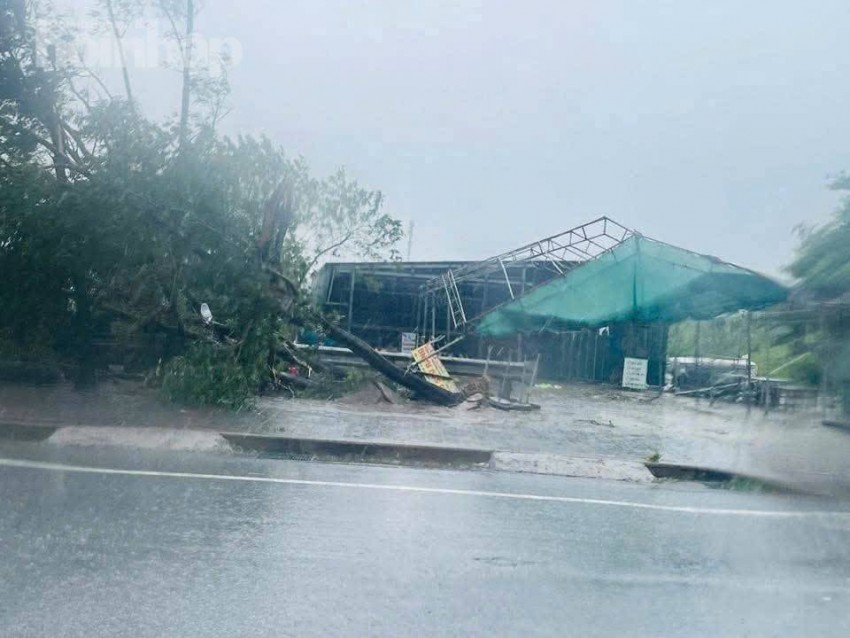 Bão số 5 đổ bộ, Hà Tĩnh thiệt hại nặng nề