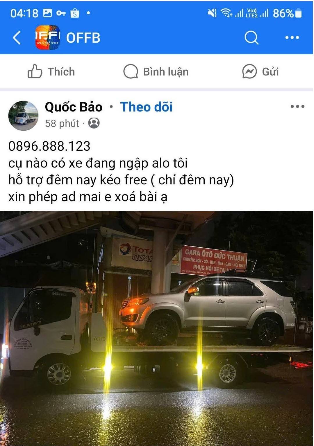 Giữa đêm mưa bão Hà Nội: Chàng trai cứu hộ miễn phí, sưởi ấm tình người