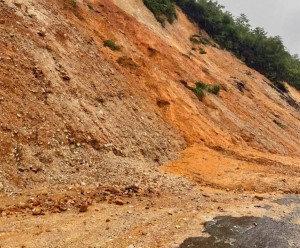 Sạt lở nghiêm trọng tại Phú Thọ, nhiều xã vùng cao bị chia cắt