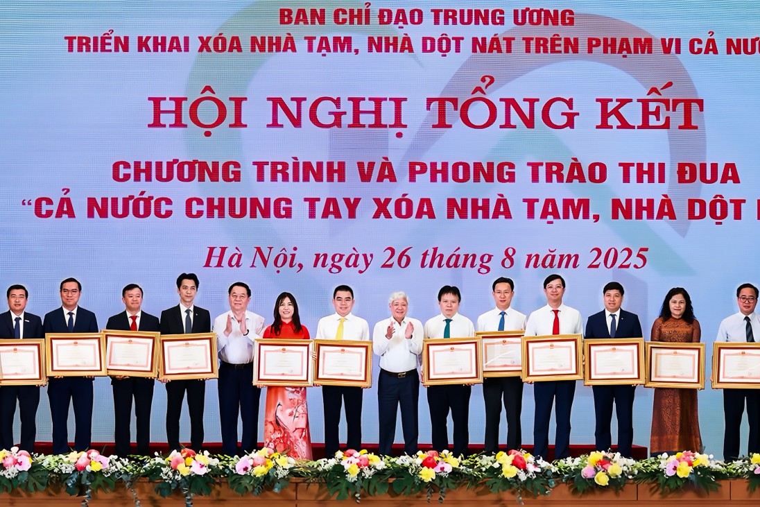 HDBank chung tay đóng góp trên 2.600 căn nhà tạm được xây mới