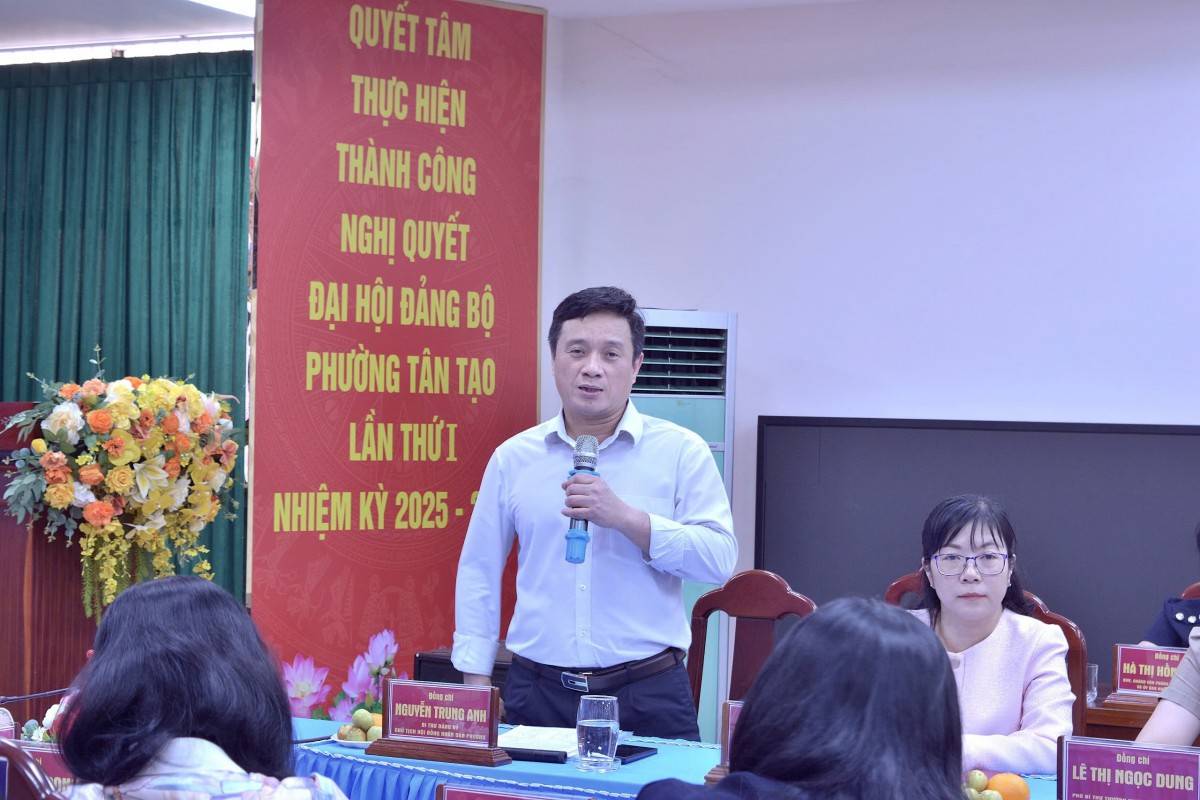 Ông Nguyễn Trung Anh- Bí thư Đảng uỷ- CTHĐND phường chia sẻ tại buổi khảo sát