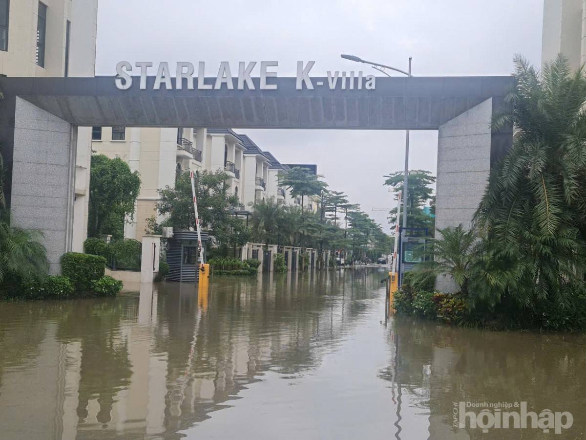 Biệt thự triệu đô của giới siêu giàu Hà Nội chìm trong biển nước sau bão Kajiki