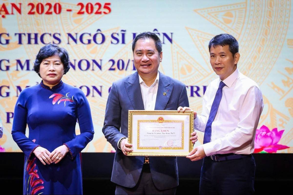 Tập đoàn T&T Group vinh dự nhận bằng khen của UBND thành phố Hà Nội