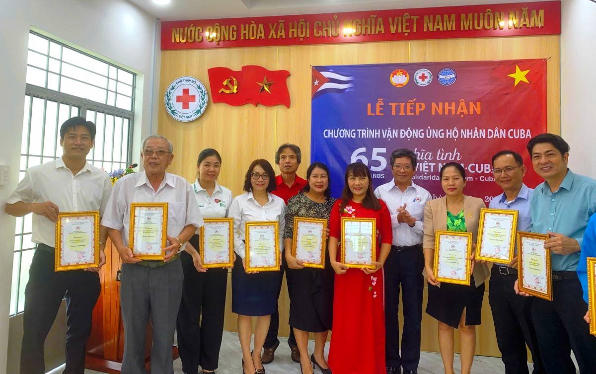 Ra mắt Ban Chấp hành Hội Chữ thập đỏ Khánh Hòa, phát động thư ngỏ ủng hộ Cuba