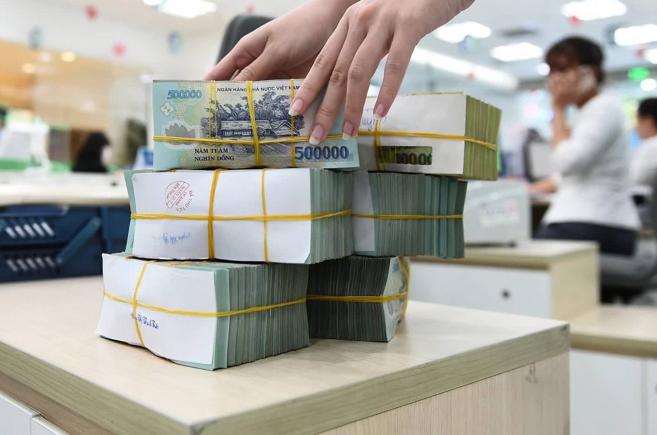 Ngành ngân hàng trước triển vọng tăng trưởng lợi nhuận 18% và 20% tín dụng