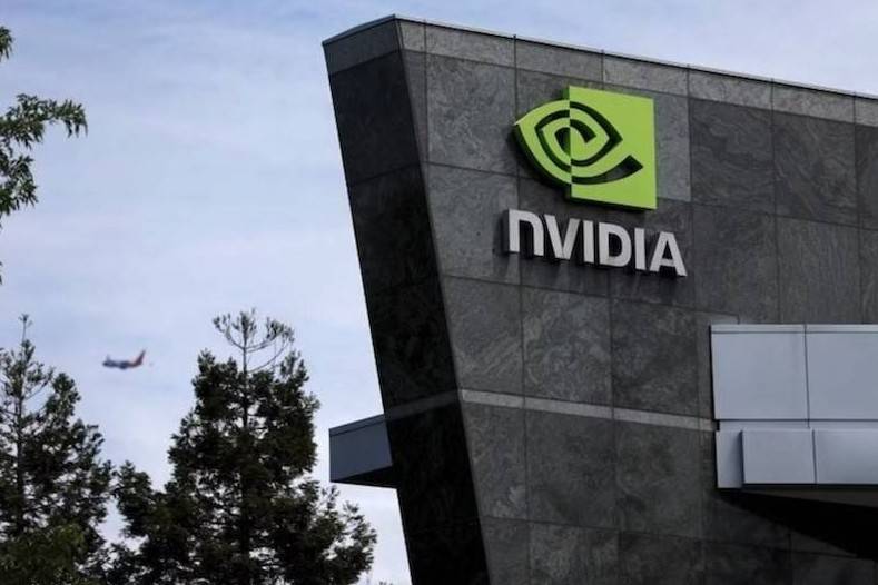 Nvidia lập kỷ lục doanh thu nhờ chip AI Blackwell, Trung Quốc vẫn là thách thức lớn