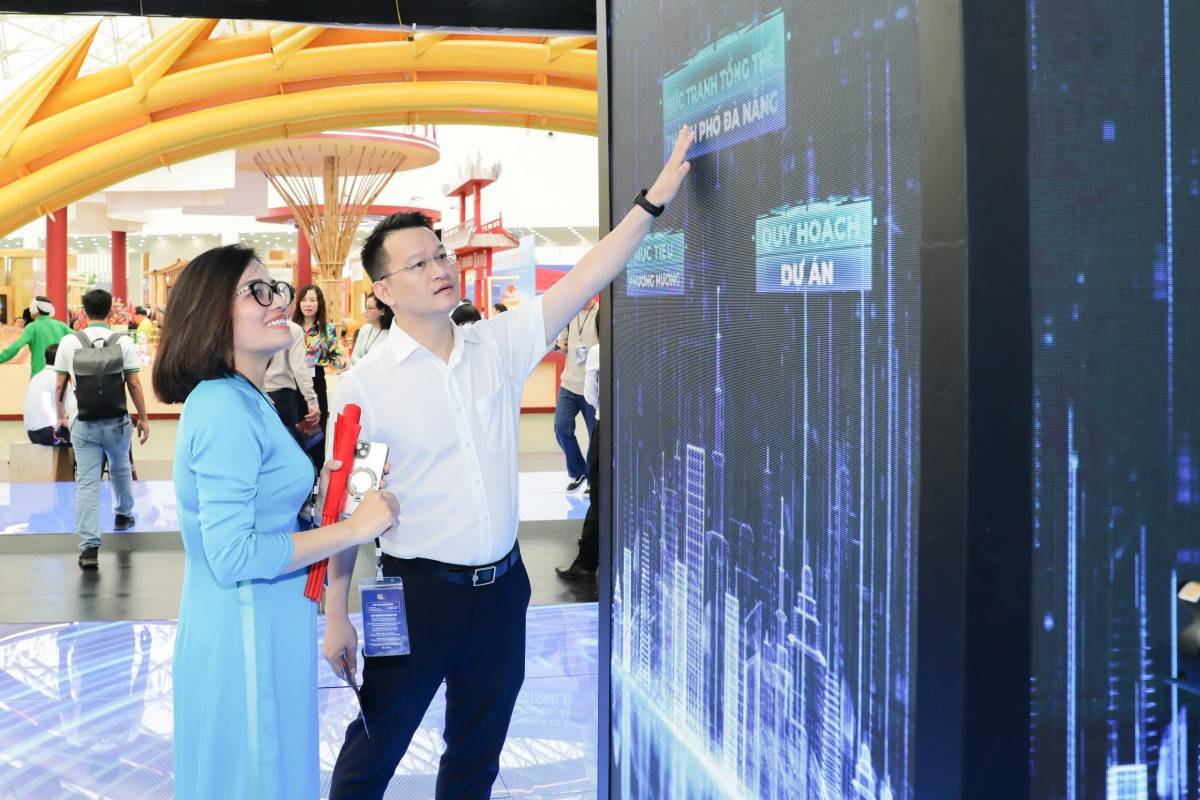 Tham quan không gian “Đà Nẵng – Chào kỷ nguyên mới”