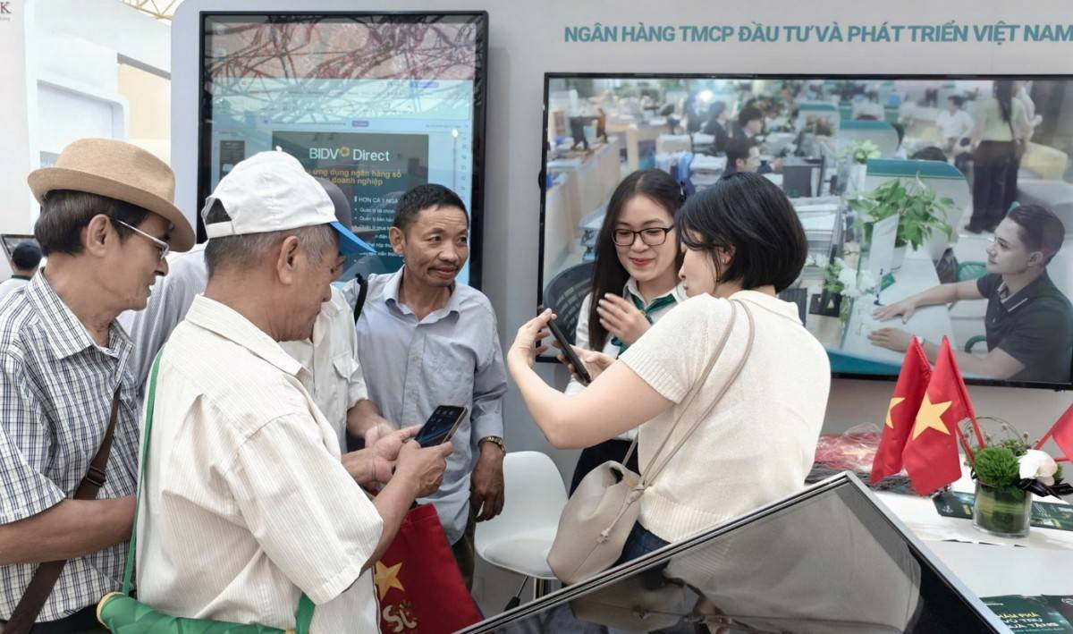BIDV mang dấu ấn đặc sắc hòa chung thành tựu 80 năm của đất nước BIDV mang dấu ấn đặc sắc hòa chung thành tựu 80 năm của đất nước