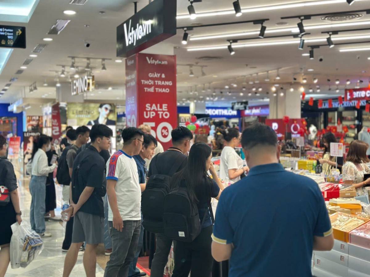 Săn sale tại ga Metro Săn sale tại ga Metro