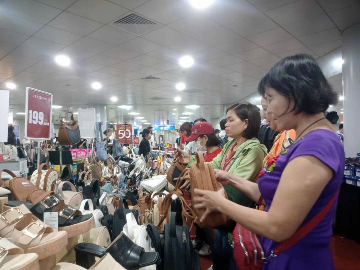 Săn sale tại ga Metro Săn sale tại ga Metro