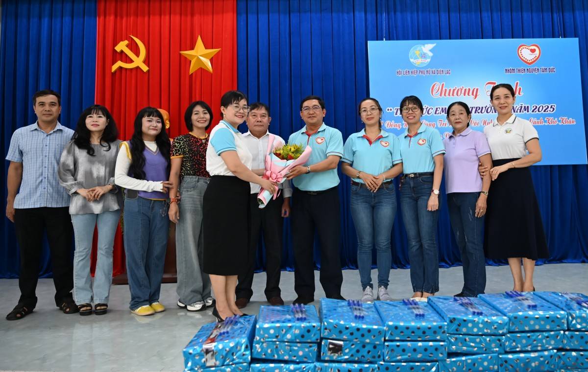 Nhóm thiện nguyện Tâm Đức: 9 năm tiếp sức học sinh nghèo đến trường