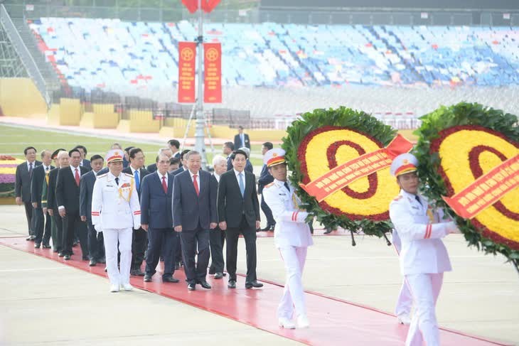 Tổng Bí thư Tô Lâm, Chủ tịch nước Lương Cường và đoàn lãnh đạo Đảng, Nhà nước đặt vòng hoa và vào lăng viếng Chủ tịch Hồ Chí Minh Tổng Bí thư Tô Lâm, Chủ tịch nước Lương Cường và đoàn lãnh đạo Đảng, Nhà nước đặt vòng hoa và vào lăng viếng Chủ tịch Hồ Chí Minh