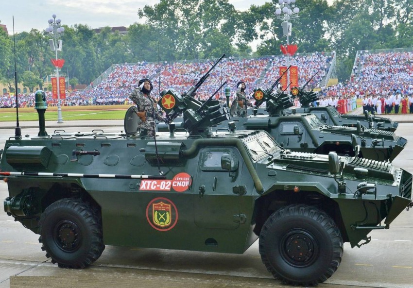 Xe thiết giáp chở quân chiến đấu XTC-02 tham gia diễu binh A80
