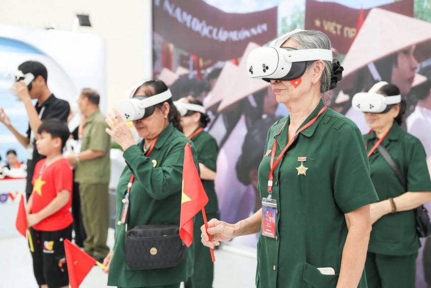 Chiếc loa phóng thanh vĩ tuyến lịch sử gây xúc động mạnh Chiếc loa phóng thanh vĩ tuyến lịch sử gây xúc động mạnh