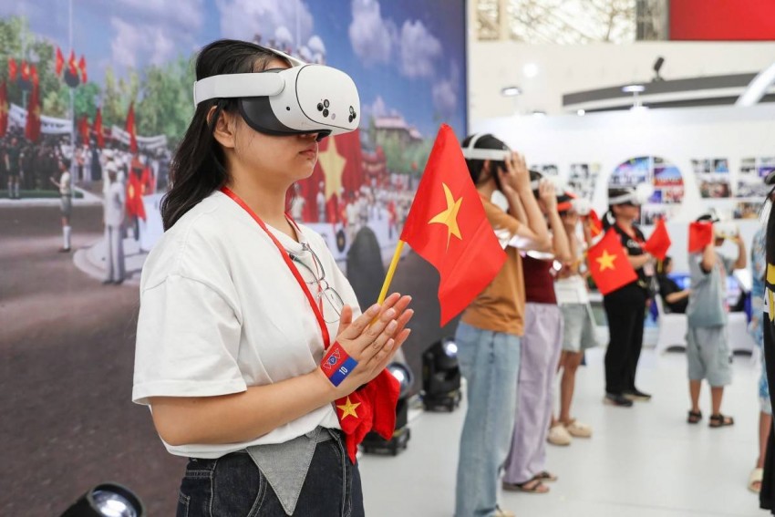 Chiếc loa phóng thanh vĩ tuyến lịch sử gây xúc động mạnh Chiếc loa phóng thanh vĩ tuyến lịch sử gây xúc động mạnh