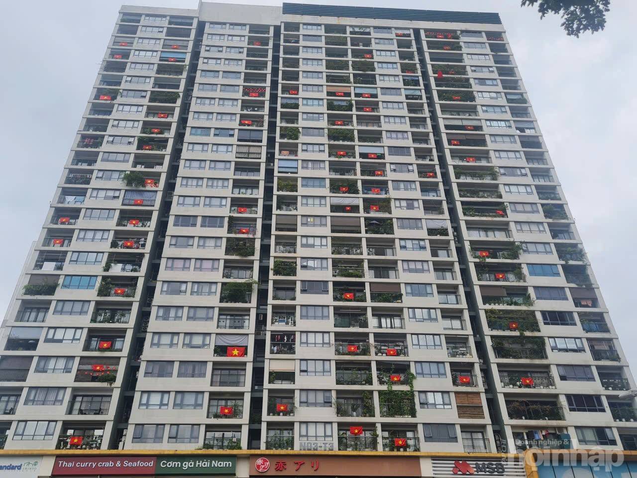 Hà Nội rợp cờ hoa, người dân háo hức trước lễ kỷ niệm 80 năm Quốc khánh 2/9