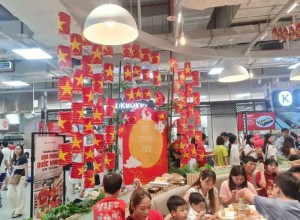 Hà Nội rợp cờ hoa, người dân háo hức trước lễ kỷ niệm 80 năm Quốc khánh 2/9