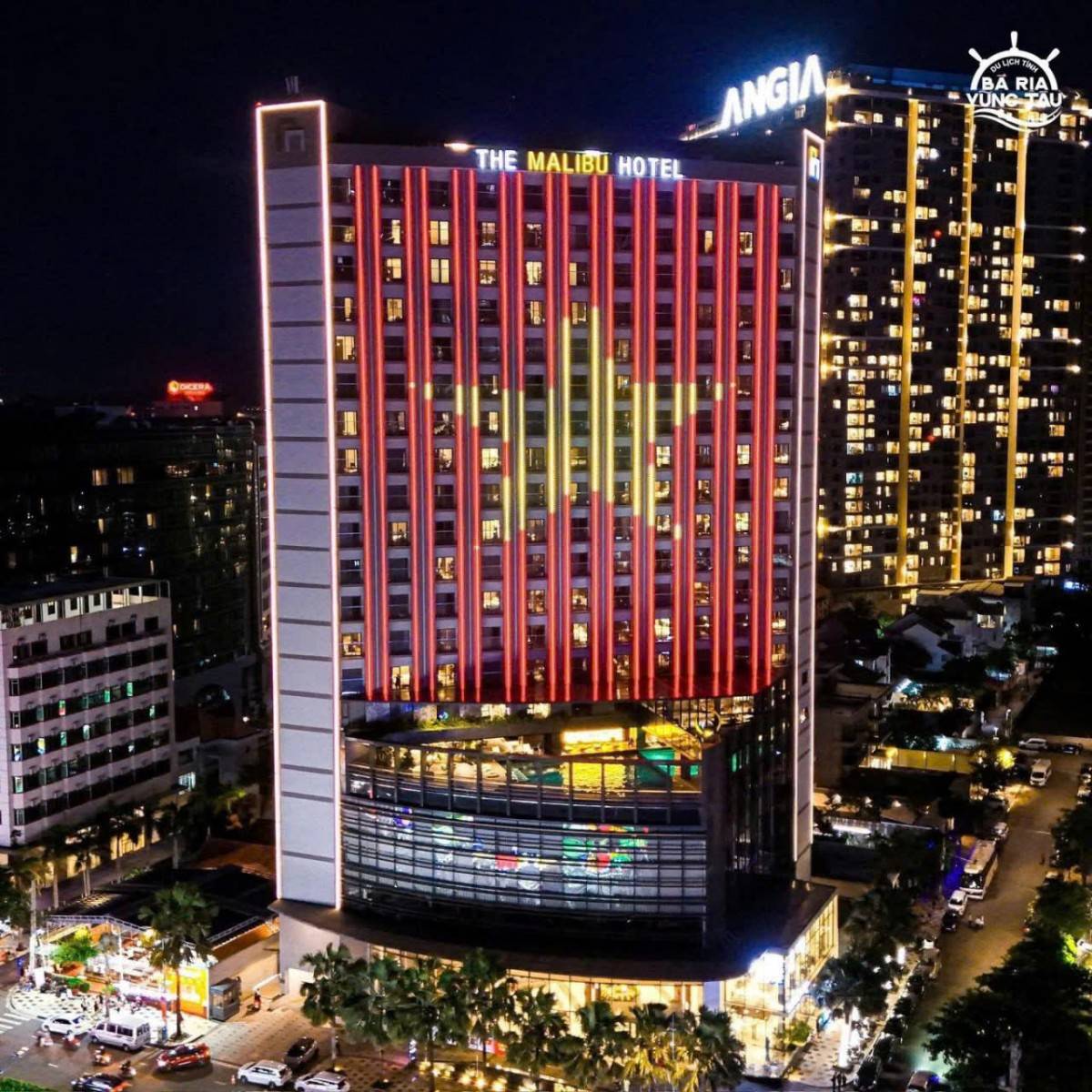 Khách sạn The MALIBU treo cờ rực rỡ, hưởng ứng ngày đại lễ của đất nước 