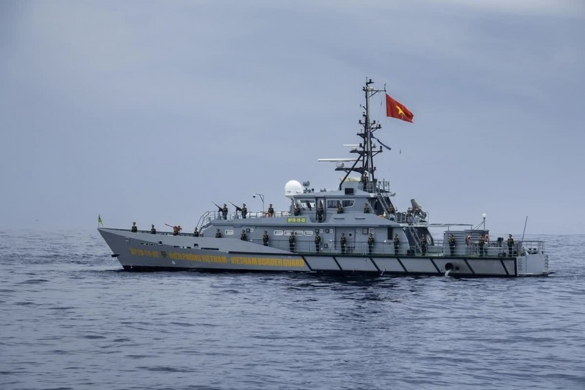 Biên đội tàu Bộ đội Biên phòng tham gia diễu binh trên biển