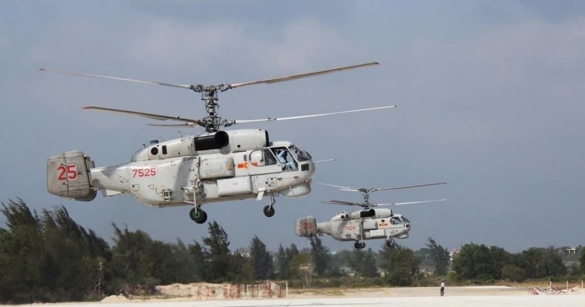 Trực thăng săn ngầm Ka28 luyện tập