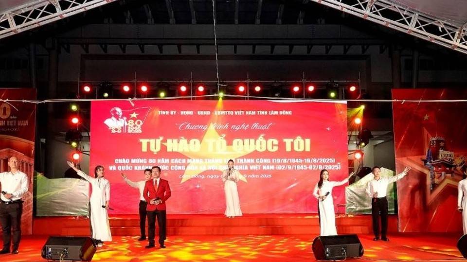 Lâm Đồng rực rỡ đêm nghệ thuật "Tự hào Tổ quốc tôi" mừng Quốc khánh 2/9