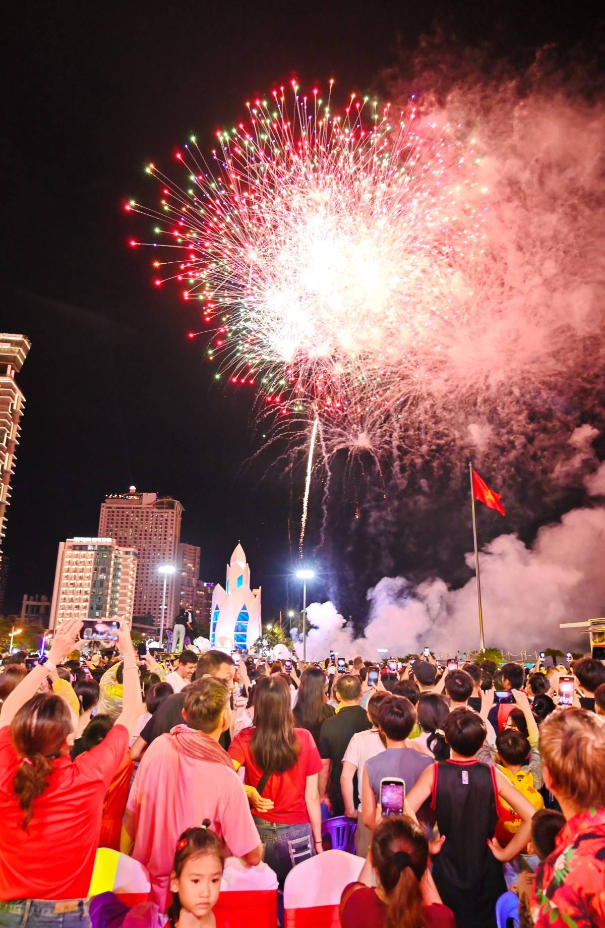 “Vinh quang Tổ quốc ta ” Khánh Hòa chung bài ca Tổ quốc trong tim