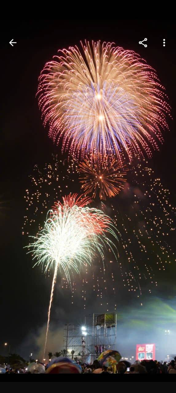 Biển Vũng Tàu rực rỡ pháo hoa