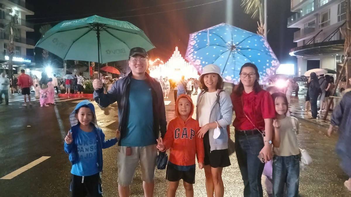 Bí thư Thành uỷ Trần Lưu Quang dự văn nghệ chào mừng Quốc khánh tại phường Vũng Tàu, TP. Hồ Chí Minh