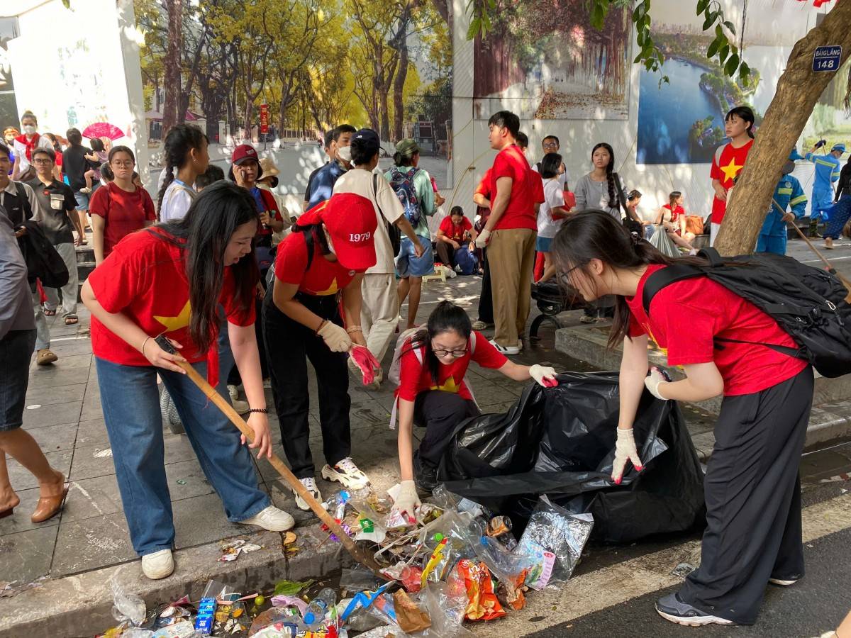Hà Nội phát động chiến dịch “Hà Nội sạch – Vì một Việt Nam xanh” trước lễ diễu binh kỷ niệm 80 năm Quốc khánh