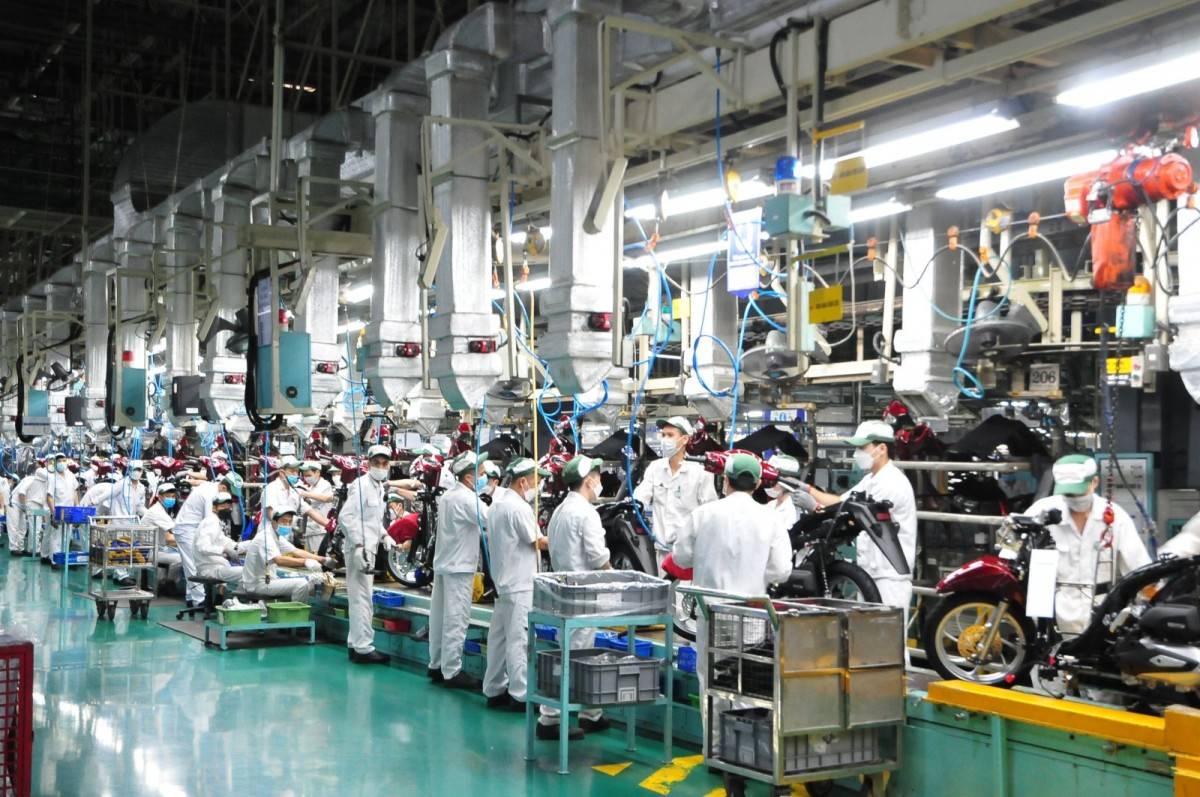 PMI ngành sản xuất tháng 8 duy trì cải thiện nhưng đơn hàng mới sụt giảm