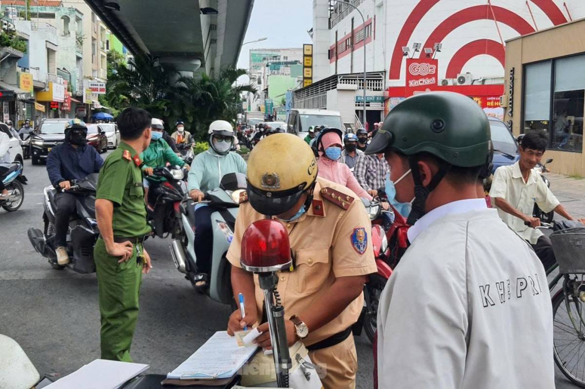 TP. Hồ Chí Minh: Xử lý hơn 9.500 trường hợp vi phạm giao thông dịp Quốc khánh 2/9