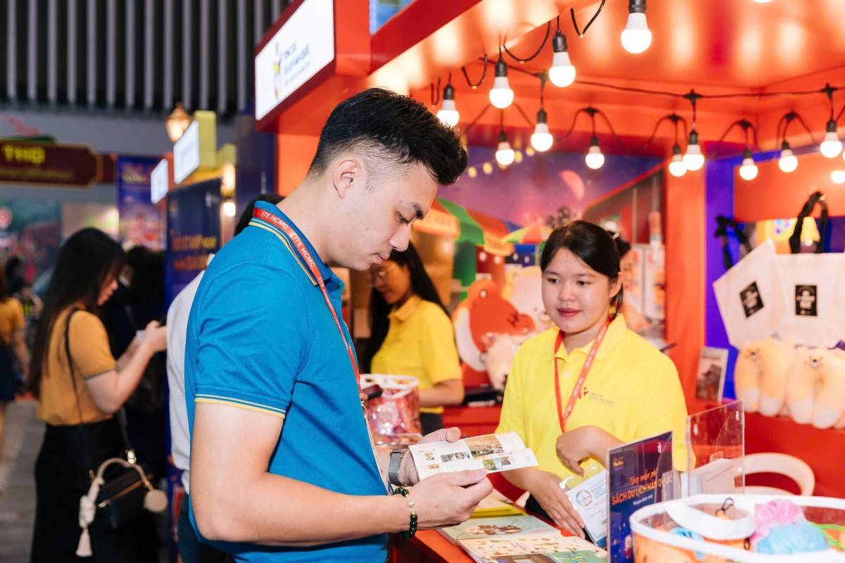 Khách tham quan Không gian “Say đắm Thu Hàn Quốc” tại ITE HCMC 2025