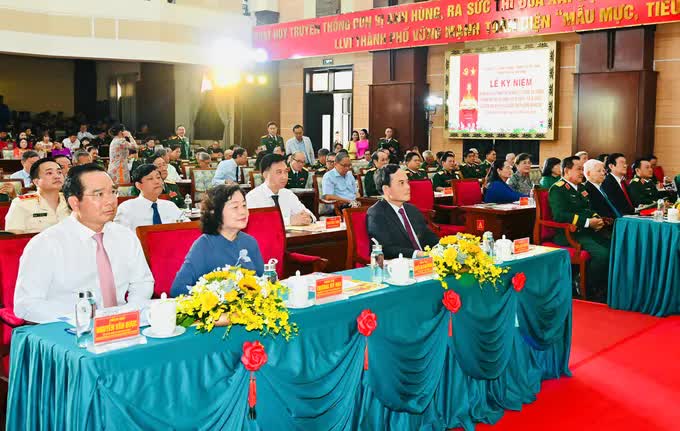 Bộ Tư lệnh TP. Hồ Chí Minh đón nhận Huân chương Quân công hạng Ba - Âm vang mãi những chiến công rực rỡ