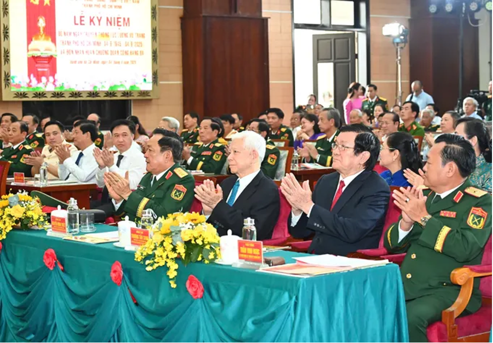 Bộ Tư lệnh TP. Hồ Chí Minh đón nhận Huân chương Quân công hạng Ba - Âm vang mãi những chiến công rực rỡ