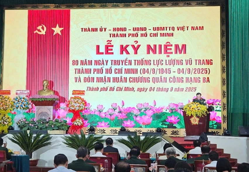 Bộ Tư lệnh TP. Hồ Chí Minh đón nhận Huân chương Quân công hạng Ba - Âm vang mãi những chiến công rực rỡ