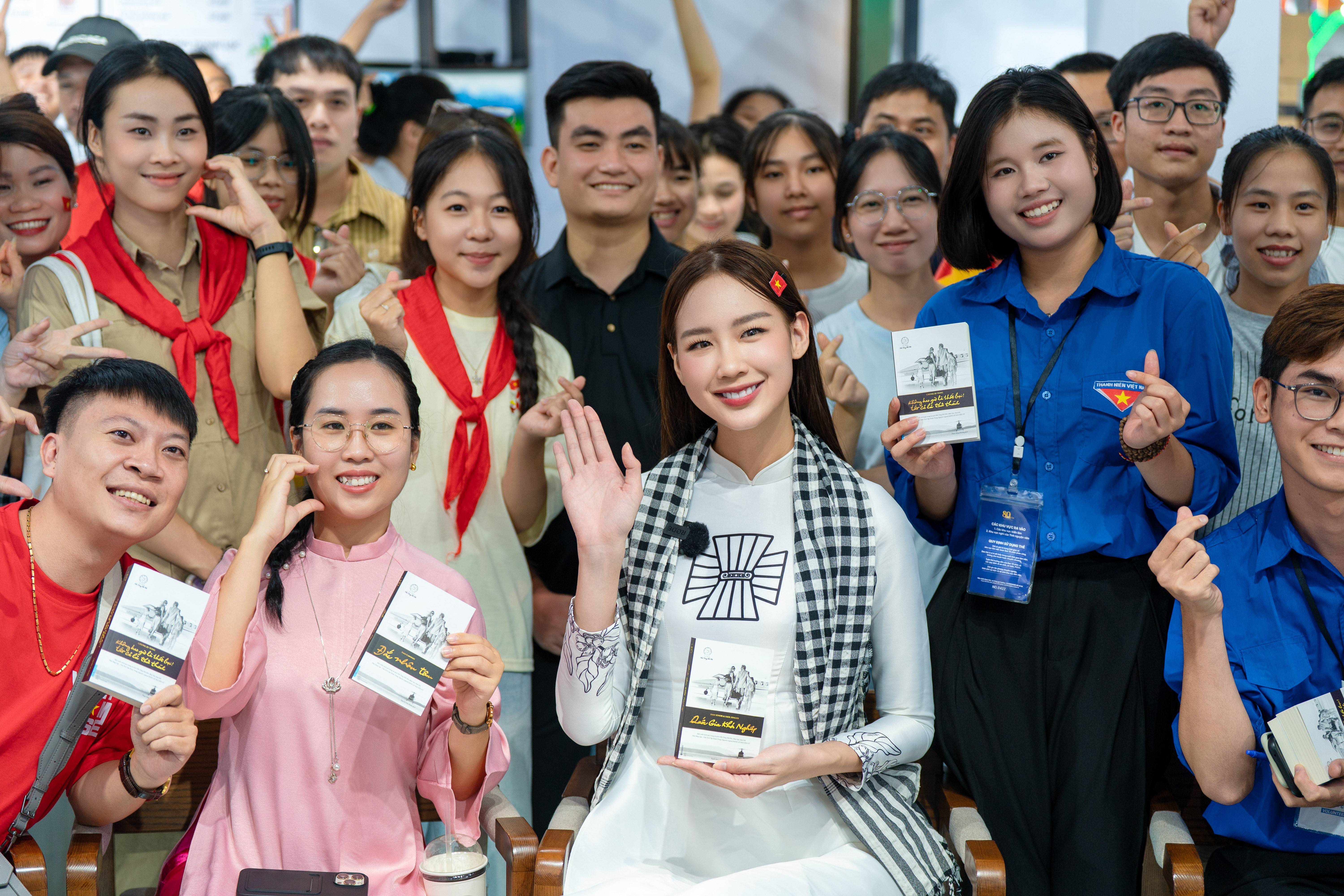 Sắc đẹp và tri thức hội tụ tại chuỗi sự kiện Trung Nguyên Legend dịp Quốc khánh