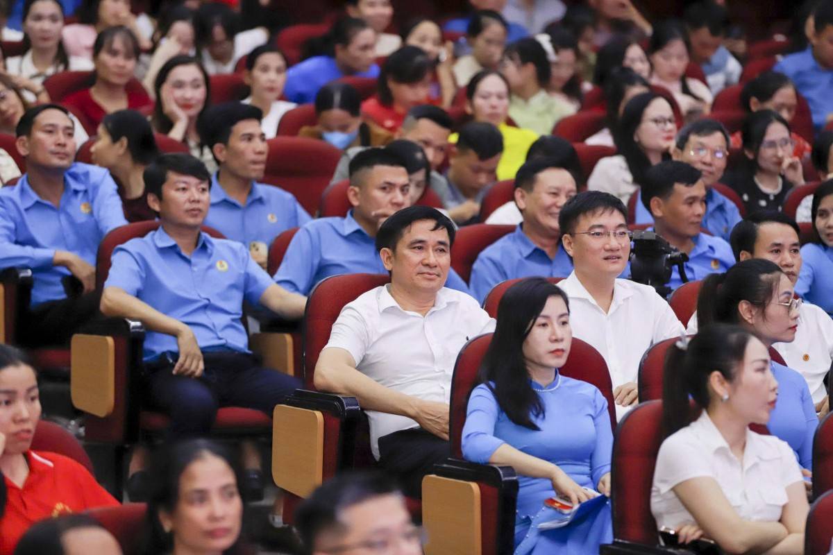 Các đại biểu dự diễn đàn