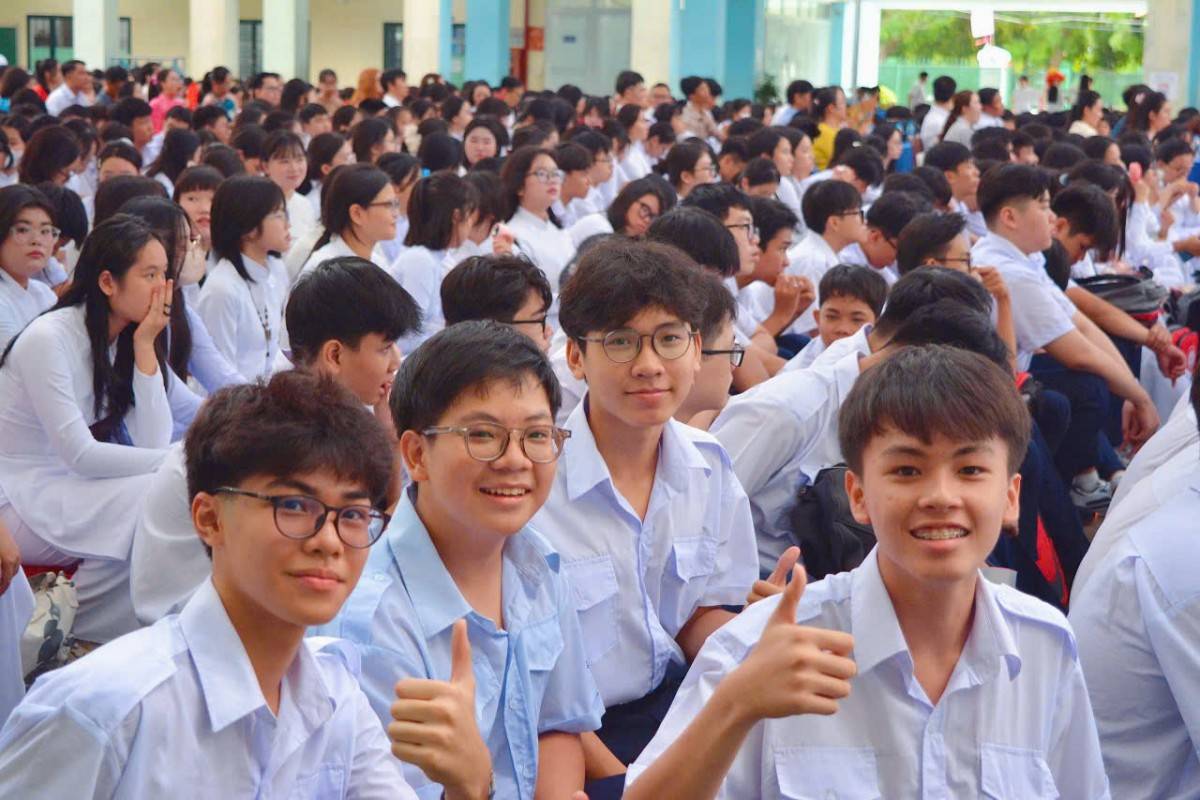 Trường THPT Bình Hưng Hoà (TP. Hồ Chí Minh): Đón nhận Huân chương Lao động hạng Ba do Chủ tịch nước trao tặng