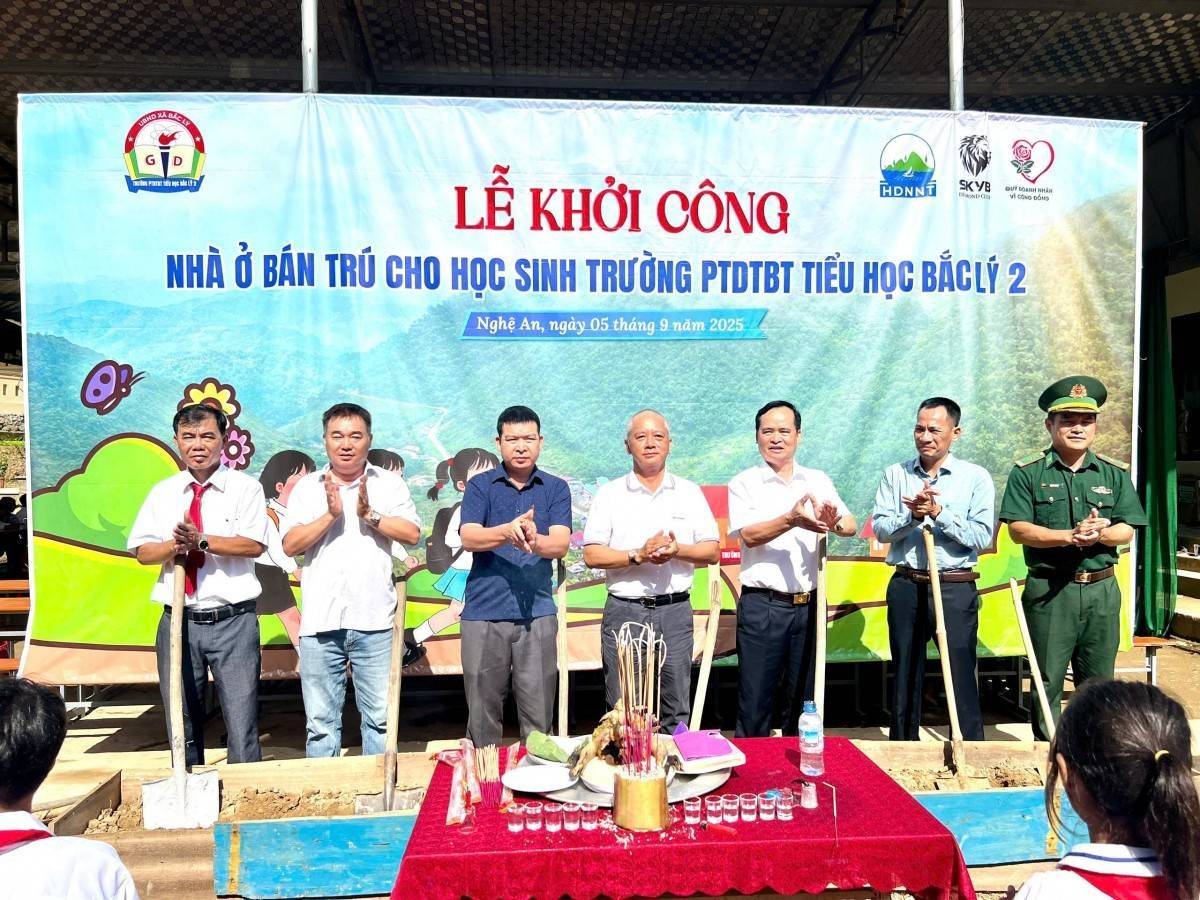 Hội Doanh nghiệp Nghệ Tĩnh tài trợ 1 tỷ đồng xây phòng bán trú cho học sinh vùng cao Nghệ An